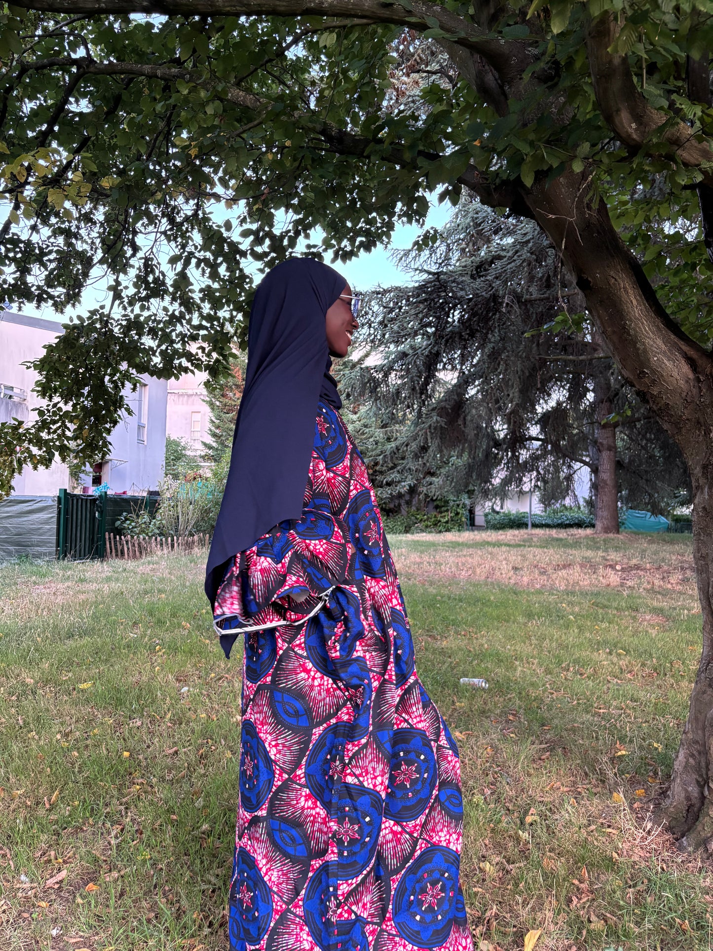 Robe bleu marine rouge